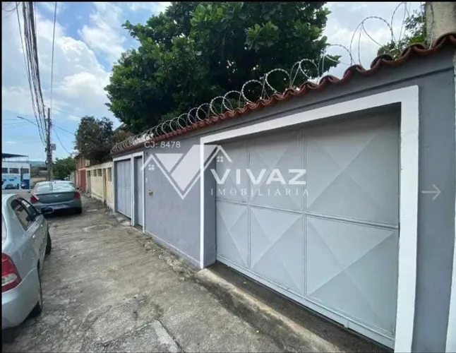 Casa Linear frente de rua com 02 Quartos 02 Banheiros Garagem e Piscina