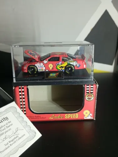 Revell Cartoon Network Box (VERMELHO)