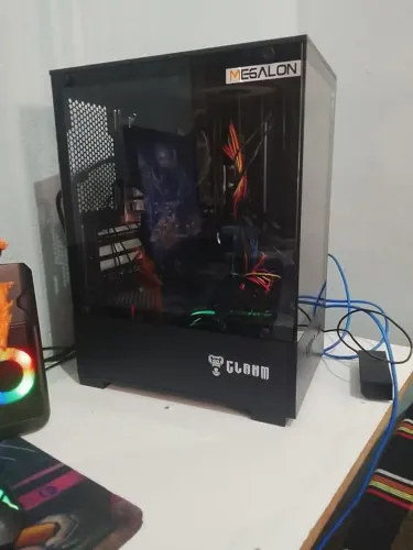 Vendo gabinete usado, semi novo APENAS O GABINTE 
