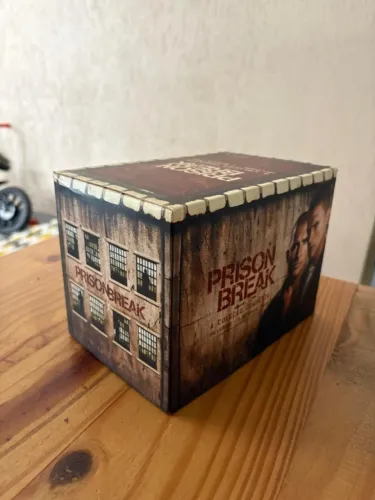 Prison Break  Série Completa 23 Discos Incluindo "O resgate final" 