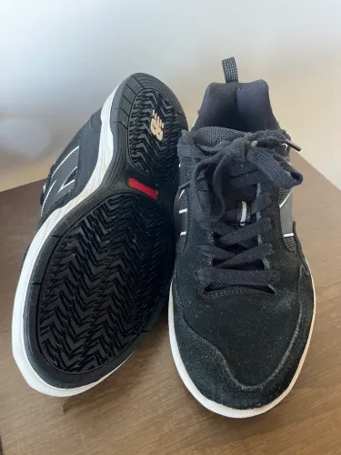Tênis New Balance 808
