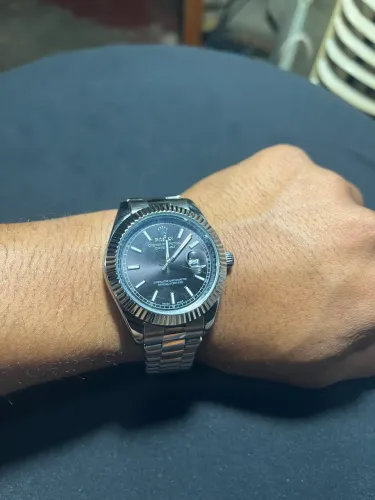 Relógio Rolex prateado
