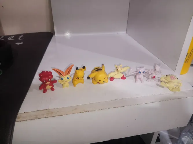 Lote 8 Mini Figuras Pokémon