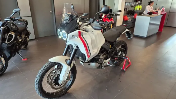 Ducati Desertx 937 CC 2025