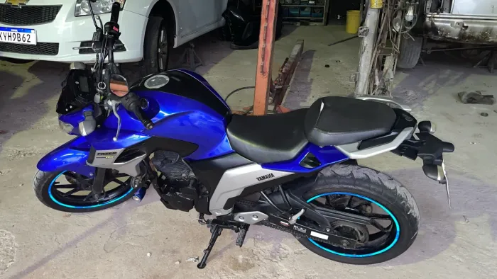 VENDO FAZER 250 AZUL MUITO NOVA!