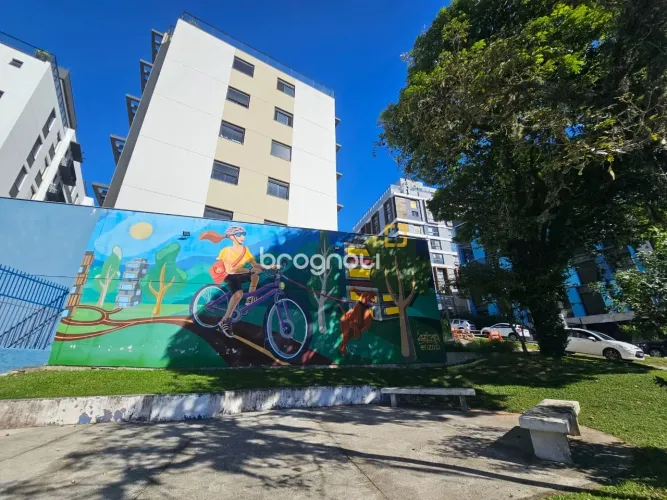 Apartamento em frente a UFSC com móveis planejados e 2 vagas