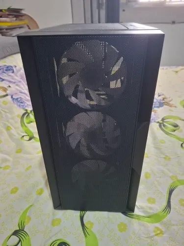 Gabinete Gamer Aigo co 3 fans