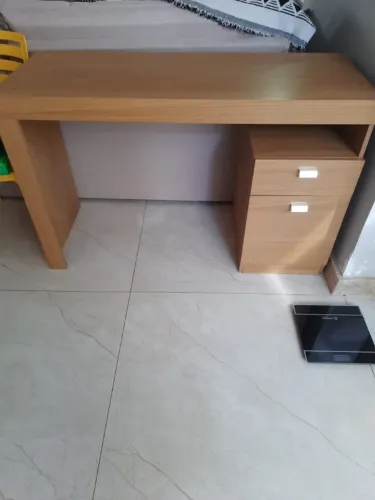 Mesa Escrivaninha Compacta Amadeirada para Notebook e Estudo