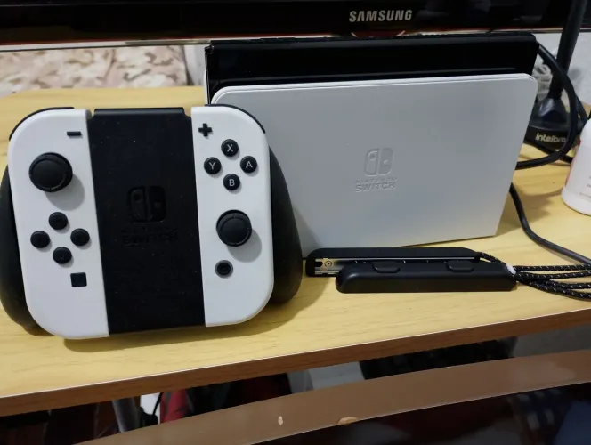 Nintendo Oled com cartão de memória 128Gb