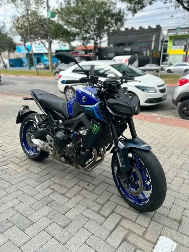 Yamaha MT-09 2025 KM BAIXO!