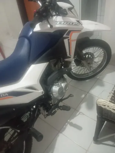 Vendo Broz nova de ano 2024