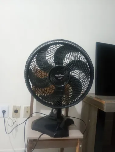 Vende -se um ventilador Britânia