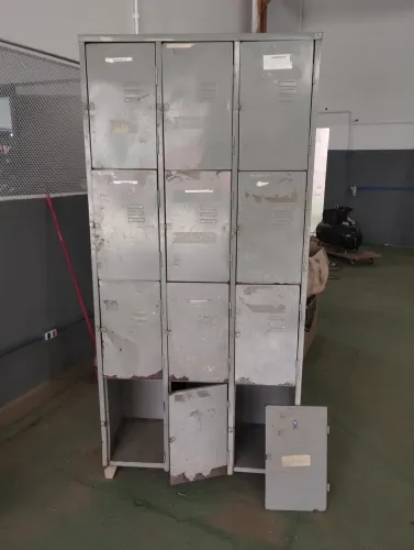 Armário Roupeiro de Aço Industrial - 12 Portas