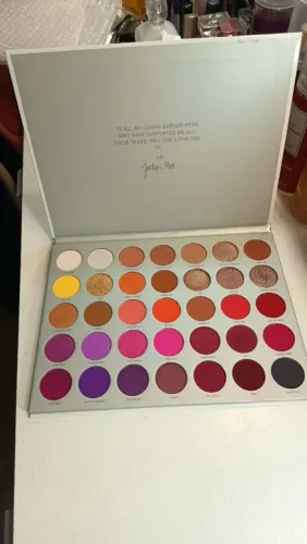 PALETA MORPHE JACLYN HILL VL02