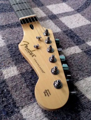 Guitarra stratocaster