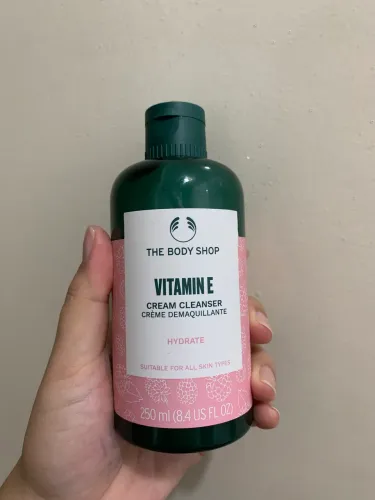 The Body Shop - Creme Demaquilante Vitamin E