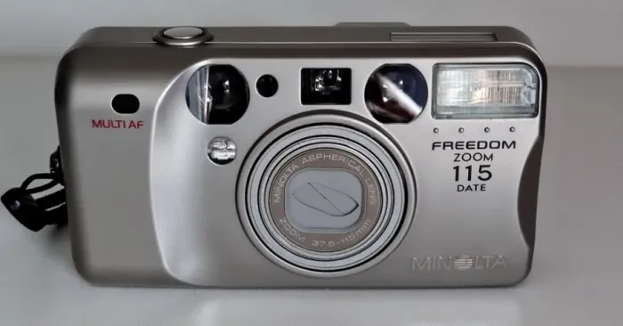 Maquina Fotografica Vintage Minolta Freedom Zoom 115