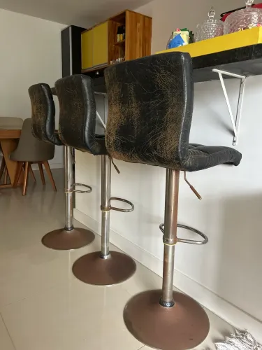 Doação de 3 banquetas - RETIRAR NO PANTANAL