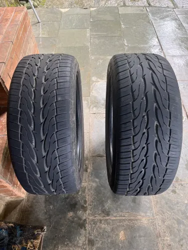 Par de pneus TOYO meia vida medidas 265/50R20