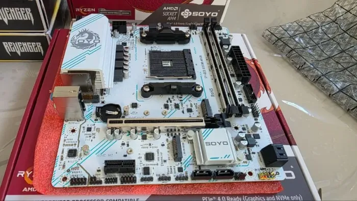 Placa Mãe B550 Soyo Branca