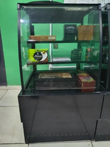 Balcão ESTUFA preto (3 prateleiras)
