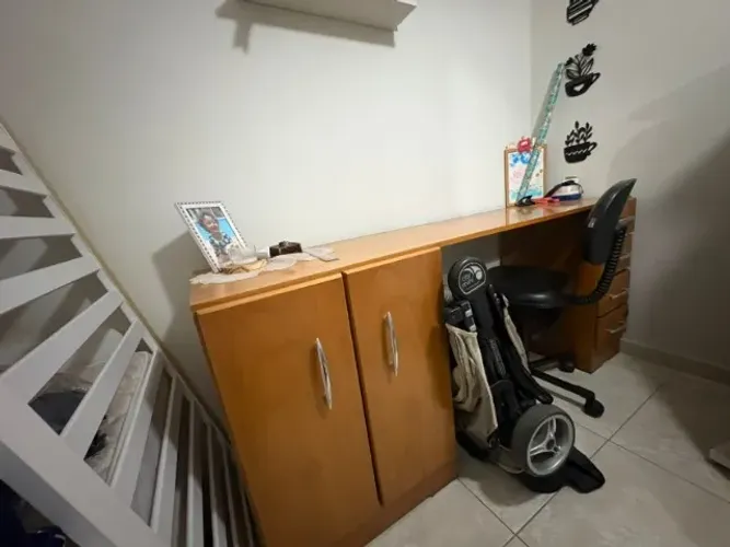 Mesa de escritório.em Bom estado