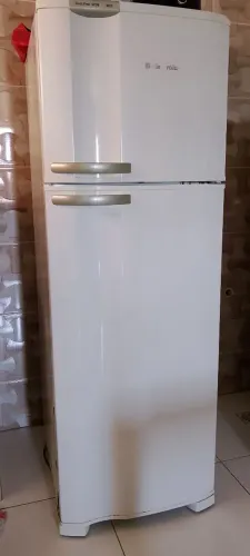 Geladeira usada pra vender logo estou de mudança