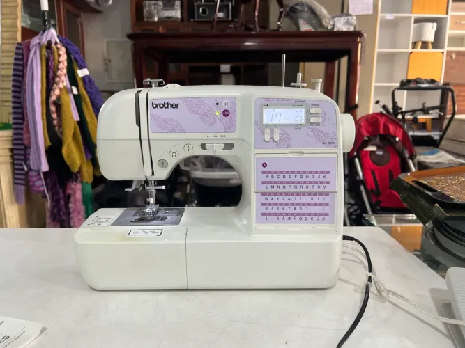Máquina de Costura Computadorizada Brother SQ-9000