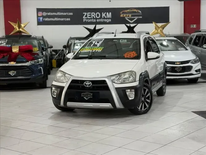 Toyota Etios Cross 1.5 Flex 16V 5P Mec. 2014