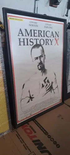Quadro Pôster American History X (1,05m x 0,75m) Emoldurado Com Vidro