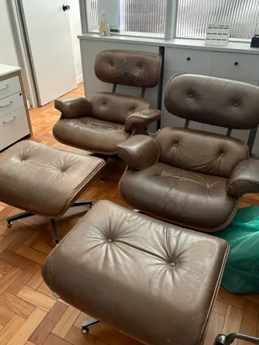 Poltrona Charles Eames Lounge Chair com Puff - Couro Marrom - Para Reforma ou Restauração