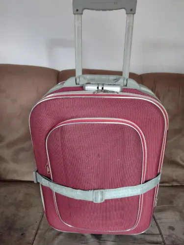 Vendo mala de viagem 10 kg funciona tudo certinho