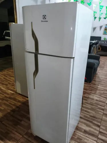 Geladeira boa entrego dou garantia hoje barato