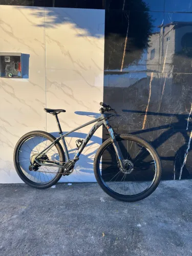 Bicicleta Oggi Hacker HDS 29 - Muito Nova, Impecável!