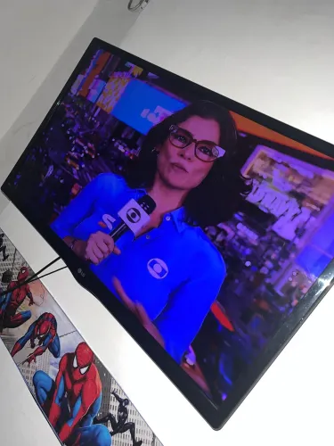 Tv 32 polegadas  não é smart 