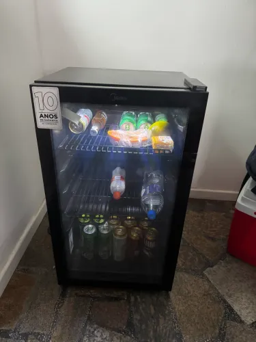 Frigobar Expositor Midea Porta de Vidro com Iluminação - Excelente Estado