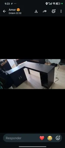 Mesa de madeira ótima pra seu escritório
