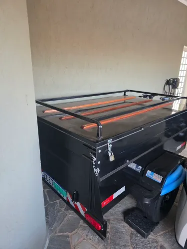 Carretinha fechada