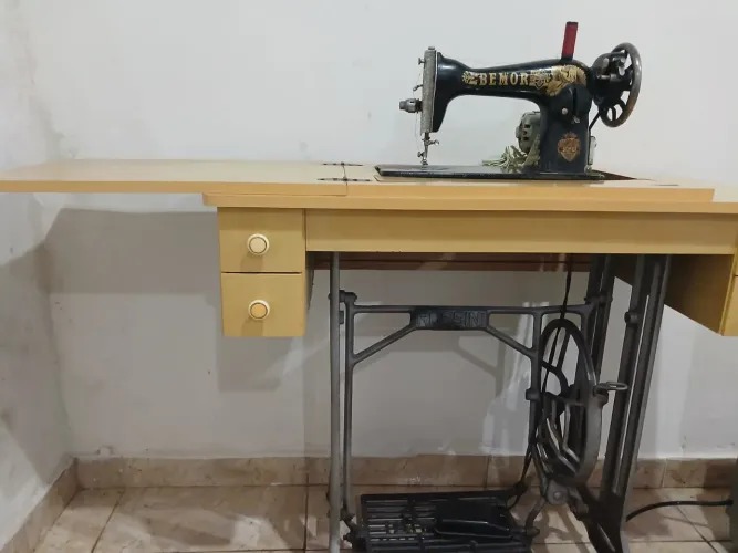 maquina  costura 