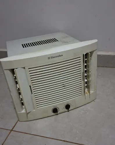 Vendo ar condicionado de janela 7.500 btus convencional 