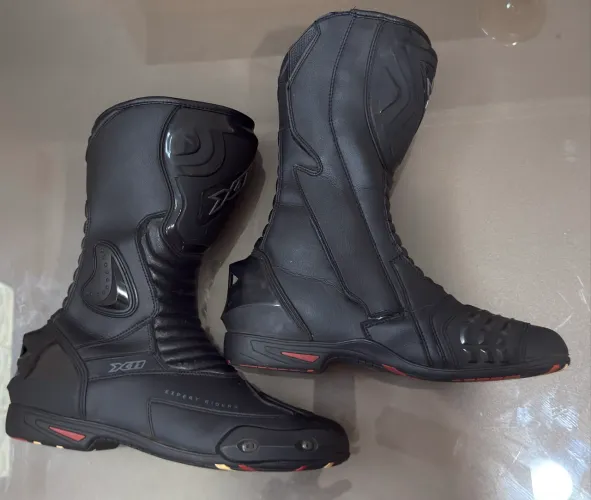 Bota x11 race track