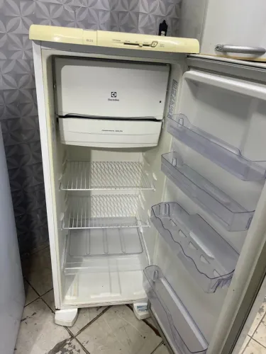Electrolux 260,Litros Linda.