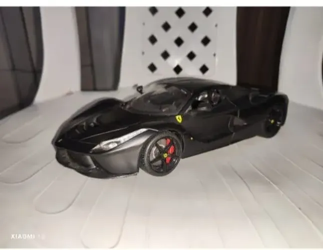 Laferrari 1/18 Burago