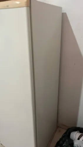 Geladeira consul com congelador esta com os pino solto mais esta fucionando perfeitamente