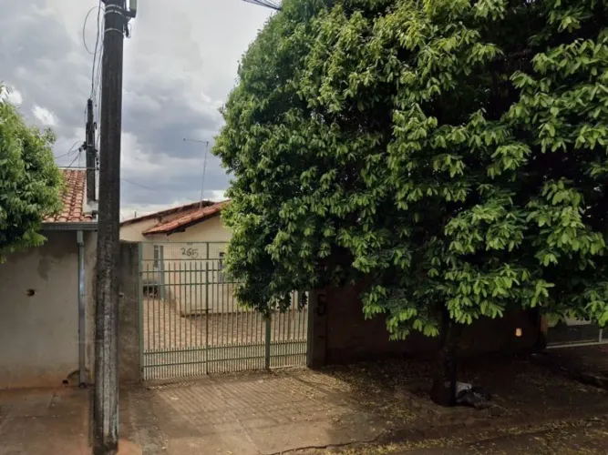 Casa 34 m² em Terreno de 200 m² - Conj. Hab. Francisco José de Oliveira Ratto - Lins - SP