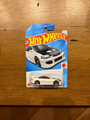 Lote com 3 hot wheels