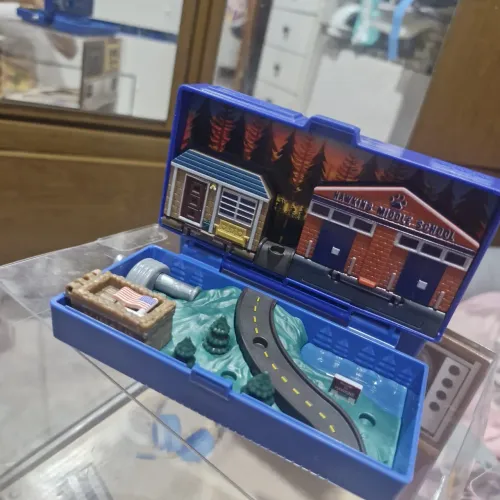Stranger Things polly pocket