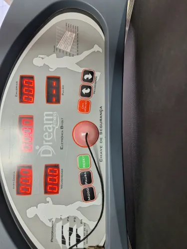 Esteira Dream Fitness DR 2110 como NOVA