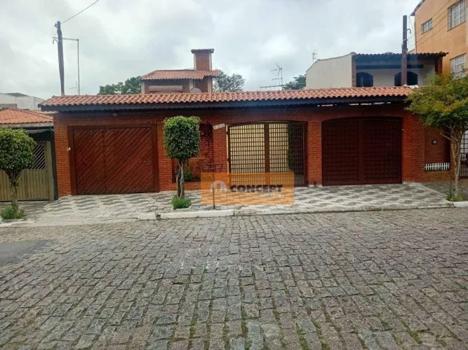Sobrado com 3 dormitórios à venda, 212 m² por R$ 955.000,00 - Centro - Suzano/SP