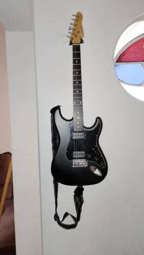 Guitarra + amplificador + pedal + cabos PRA SAIR RAPIDO